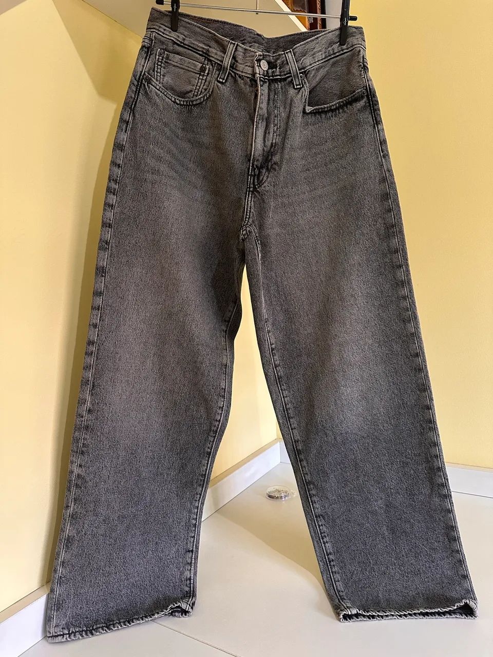 Calça Levis nova veio de Miami