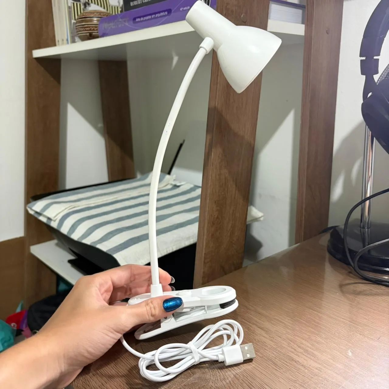 ? Luminária de mesa com prendedor ? - Foto 3