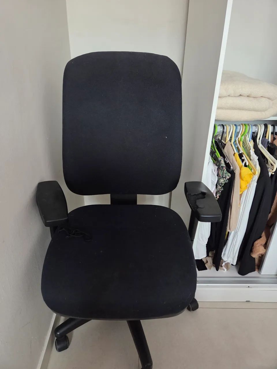 Cadeira de escritório usada - Foto 4