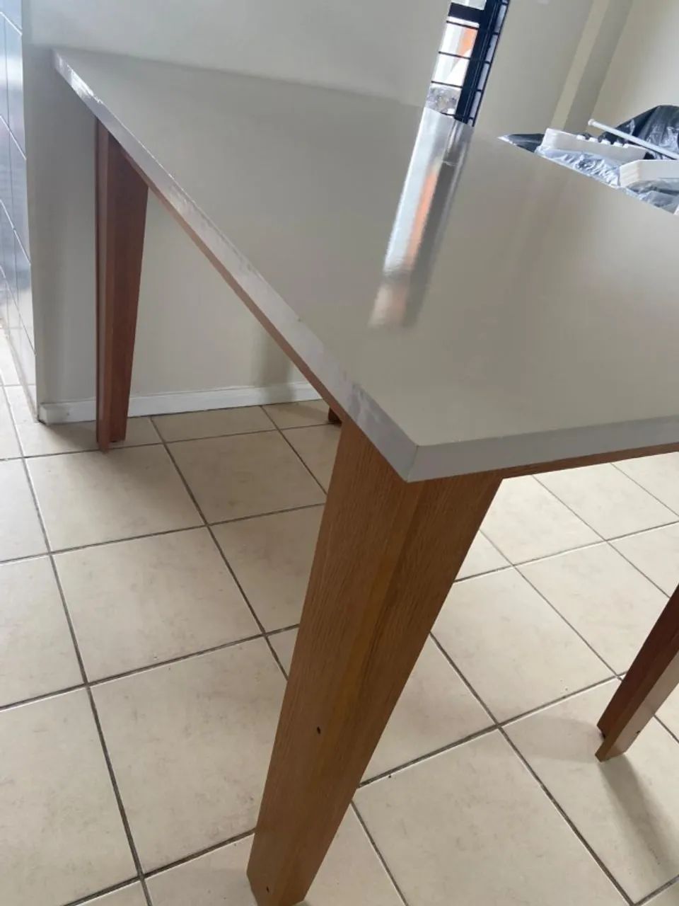 MESA DE JANTAR EM MDF - NUNCA UTILIZADA!