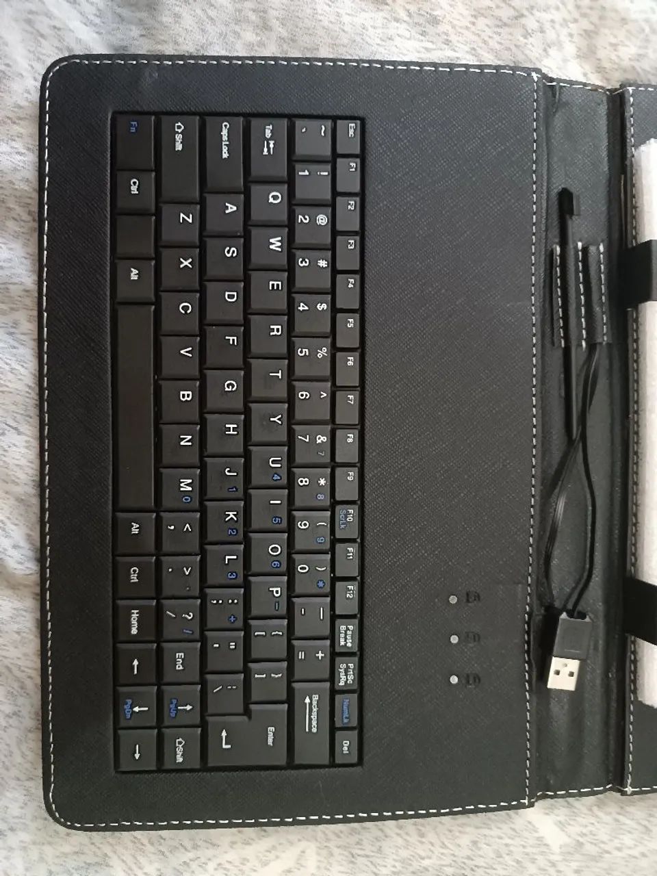 Capa Universal com Teclado Para Tablet 10pol - Foto 3