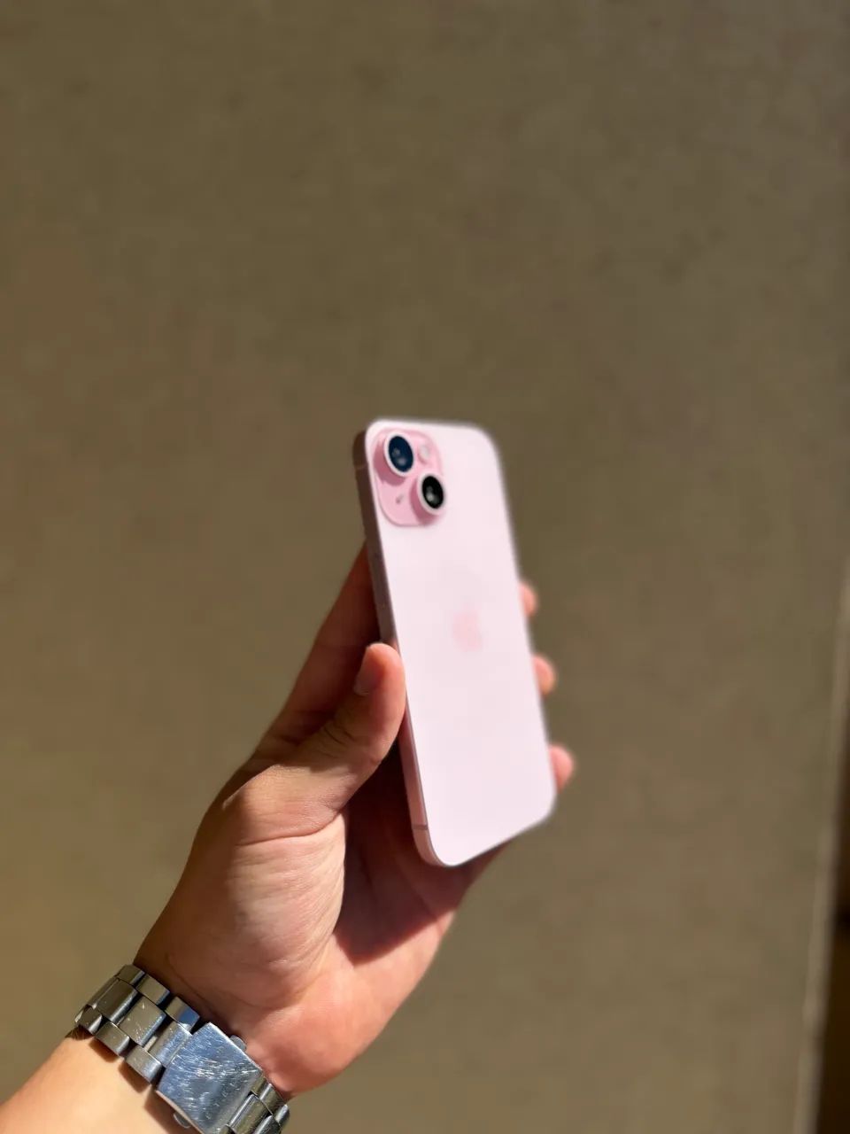 iPhone 15 128 rosa // bateria 87% ORIGINAL  - Foto 4