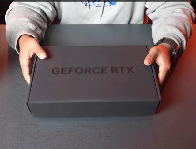 NVIDIA GeForce RTX 5050 8GB - Foto 2