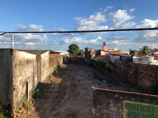 Terreno plano próximo a Forquilha e a avenida Guajajaras