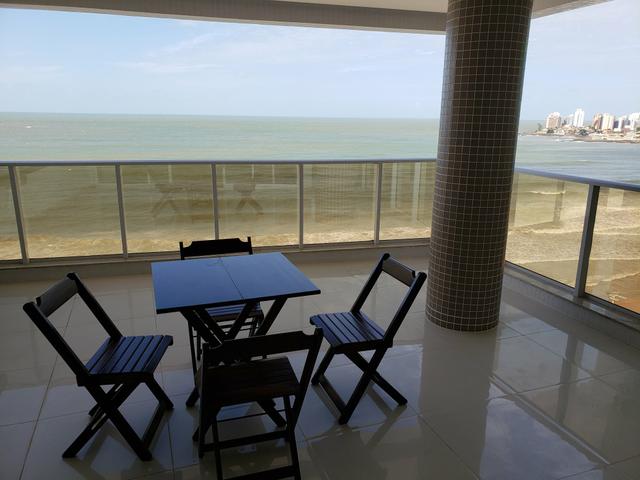 Apto de luxo, 3 suítes, 2 vagas de garagem de frente à praia - Foto 4