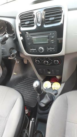 Renault Logan 1.6 - 2015 - Foto 8