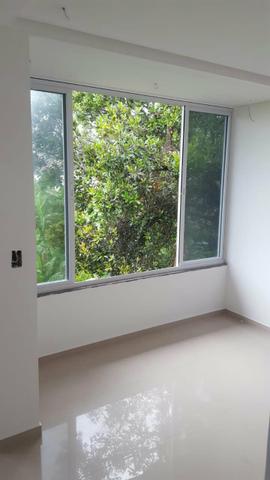 Apartamento semi mobiliado 2 dormitório sendo 1 suíte bem localizado nós ingleses