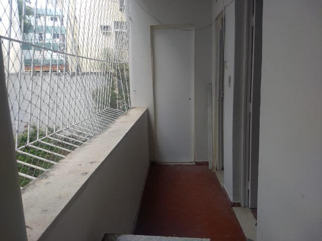 Dois quartos na Barra - Excelente localização - Foto 3