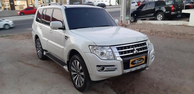Pajero full hpe 7l aut. 2016 com apenas km 65.000 extra!