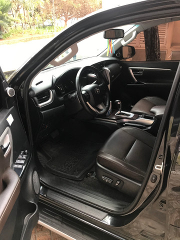 Hilux SW4 SRX 7 Lugares Top Diesel 17/17. Não aceito imoveis - Foto 5