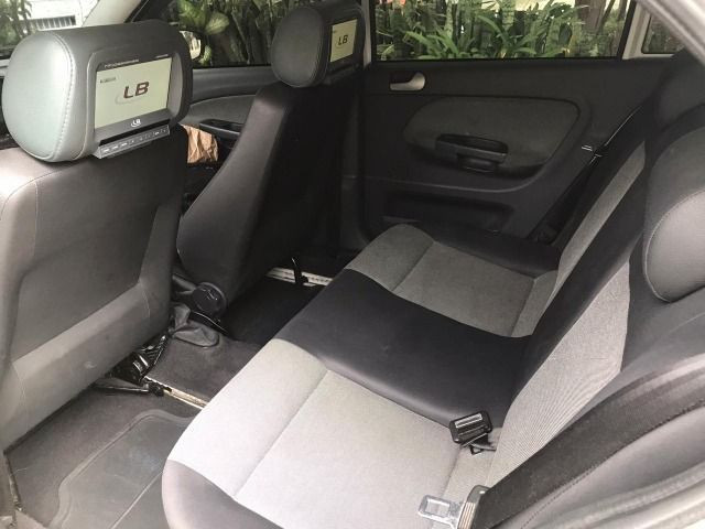 Volkswagen Voyage 1.6 Flex 4p 2014 - Foto 8