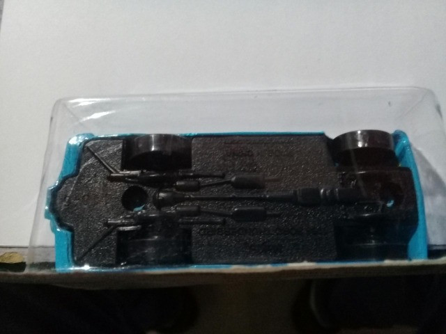 Miniatura Maisto Fresh Metal 1/64 Ford Thunderbird 1956 - Foto 4