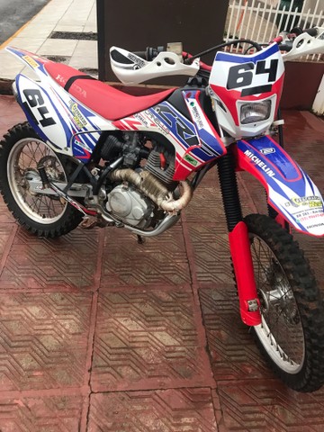 CRF 230 F ANO 2017 TOP.