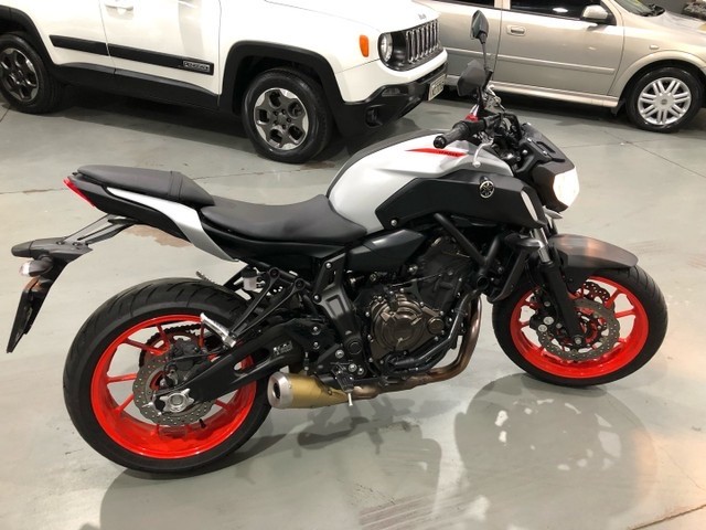 YAMAHA MT 07 2021