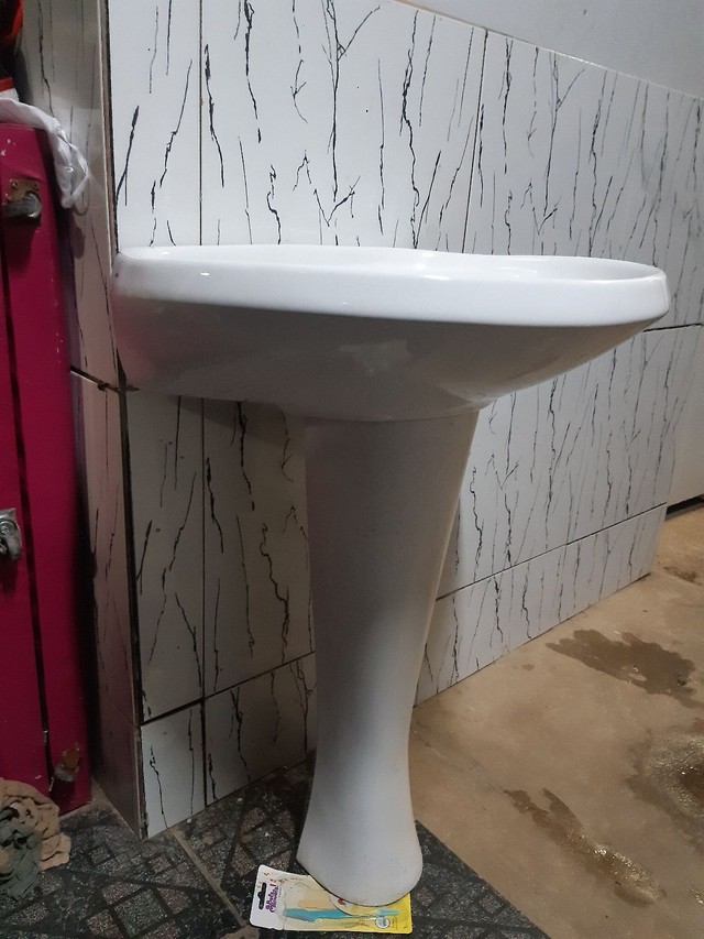 Lindo Lavatório com coluna grande branco neve - Foto 5