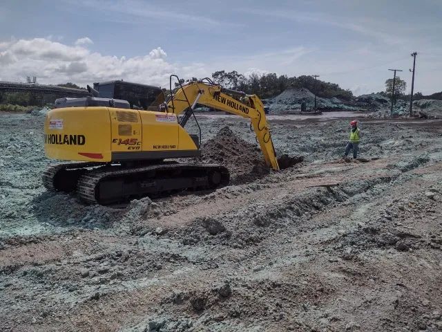 Locação de Escavadeira Hidraulica  - Foto 3