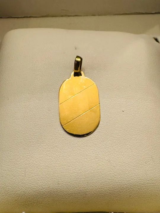 Pingente de Ouro 18k - Oval com Detalhes