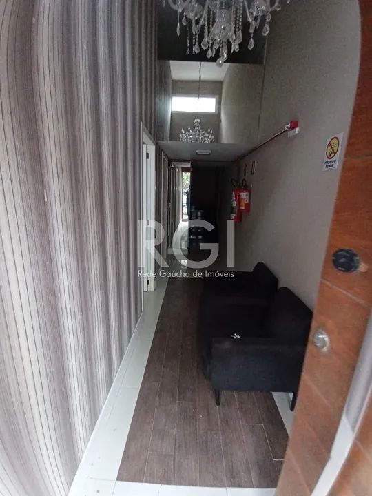 Loja comercial com 59,30m2 de área privativa no bairro Bom Fim, com mezanino, mobiliado fi - Foto 4