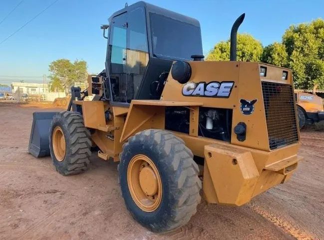 Pá carregadeira case w20e ano 2015