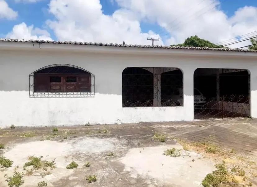 VENDO CASA EM SÃO SEBASTIÃO. 