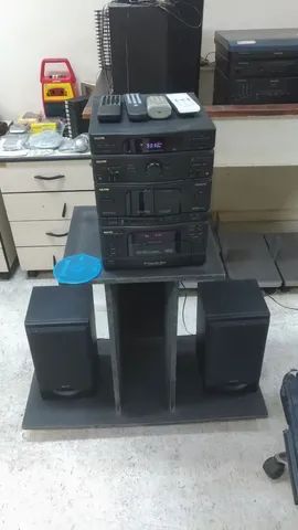 Aparelho de Som Sanyo, tipo 3x1, antiguidade, completo, perfeito estado geral. E outros.