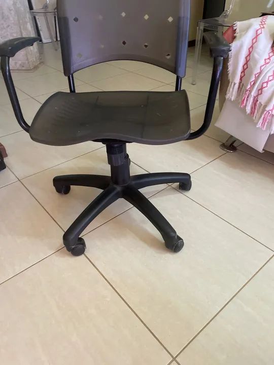 Cadeira giratória escritório  - Foto 4
