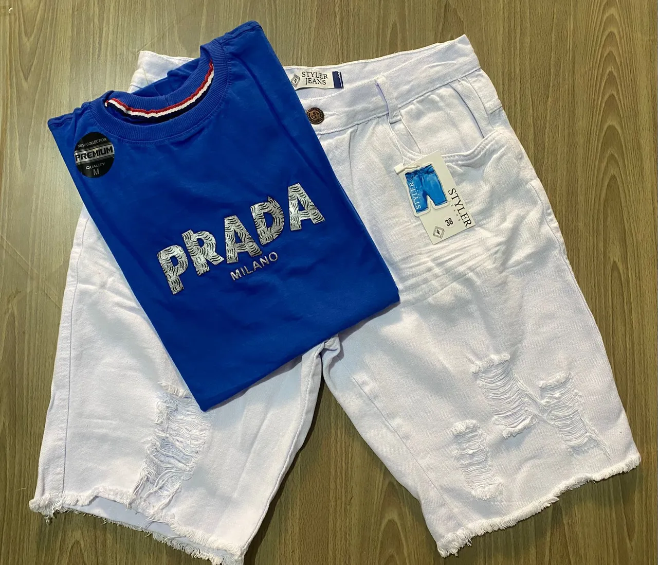 Conjunto Bermuda e Camiseta Prada Azul