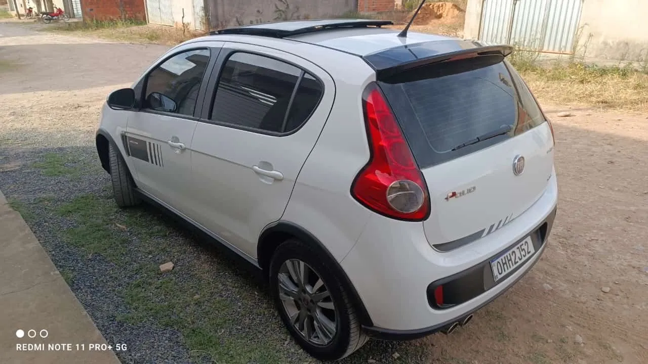 Palio Sporting 1.6 com Teto Solar