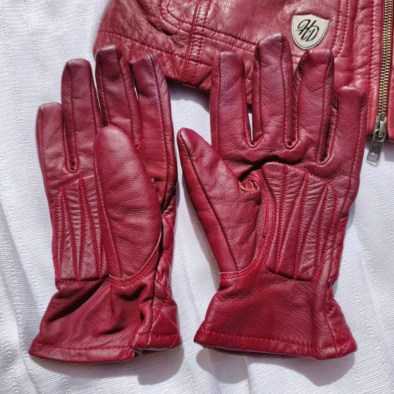 jaqueta e par de luvas em couro legítimo harley davidson matelasse feminina tam M - Foto 4