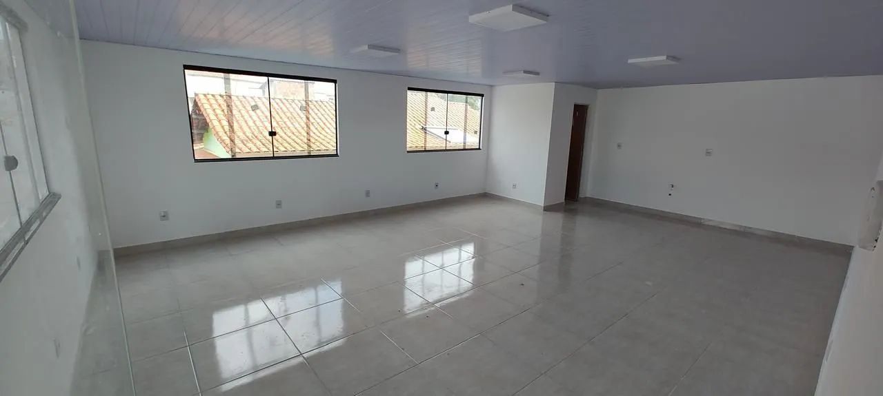 Salas comerciais com ótima localização