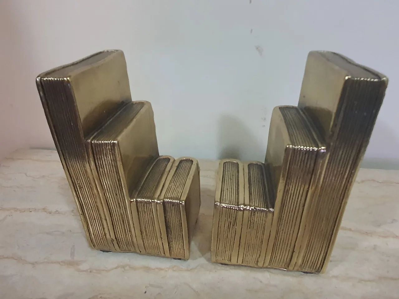 APARADOR DE LIVROS DOURADO - Foto 2