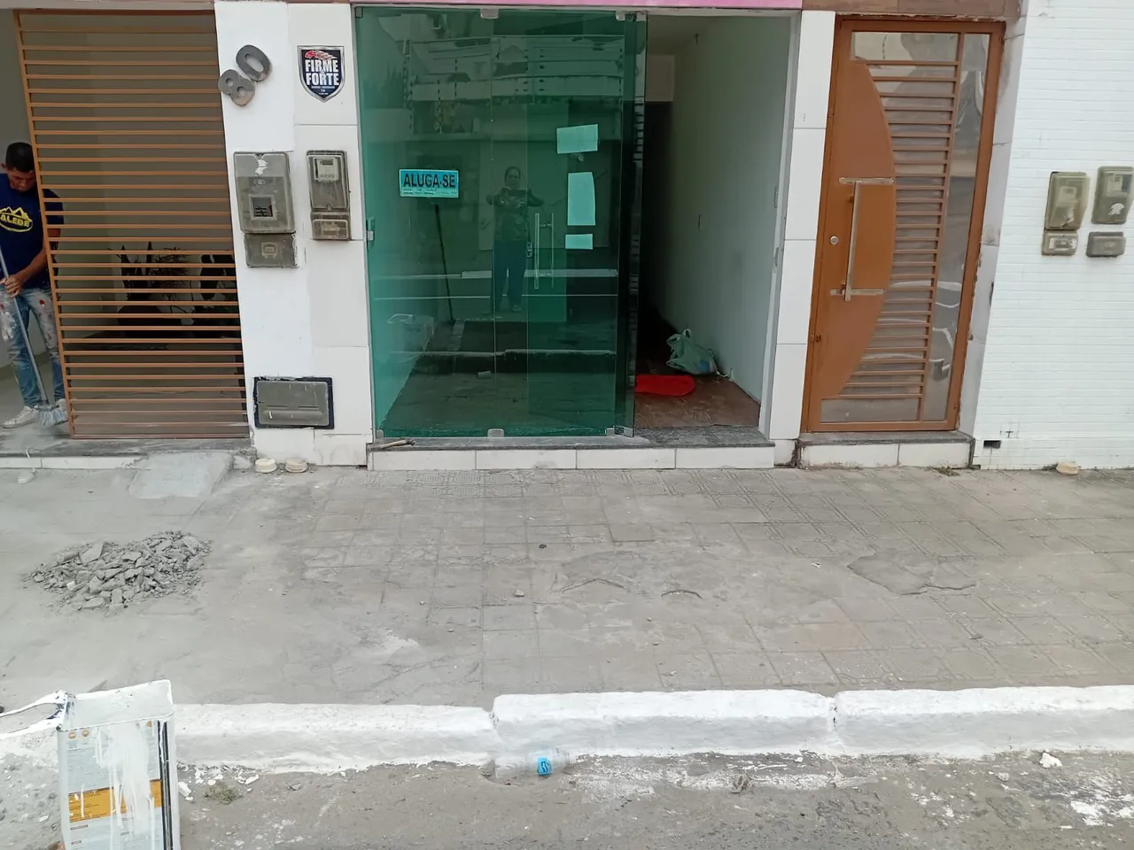 Alugo espaço comercial