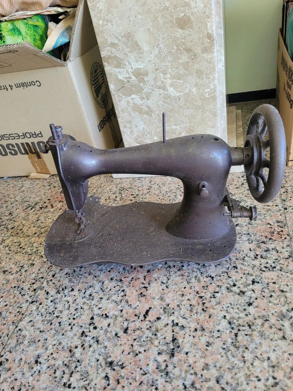 Máquina de costura antiga Singer - Foto 2