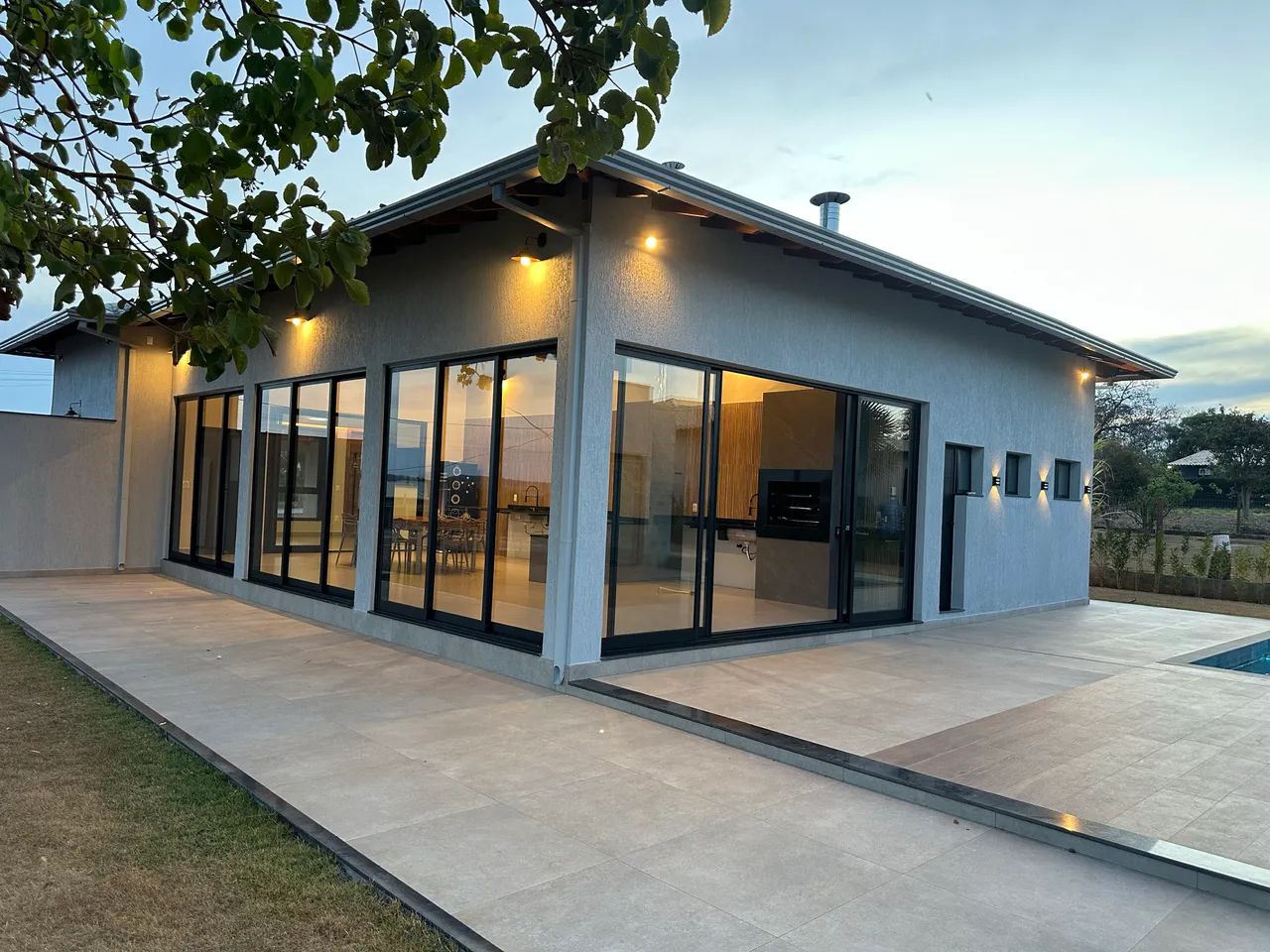 VENDO EXCELENTE CASA EM CONDOMÍNIO FECHADO - Foto 3