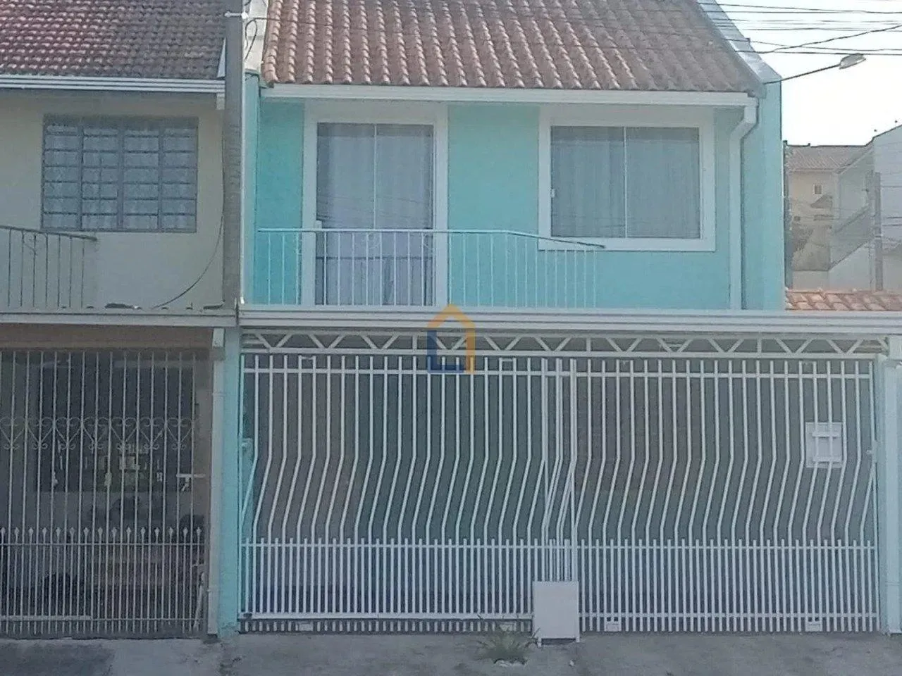 Vende-se Excelente Sobrado no Bairro Alto - Curitiba Área total: 102,93 m² Valor: R$475.00
