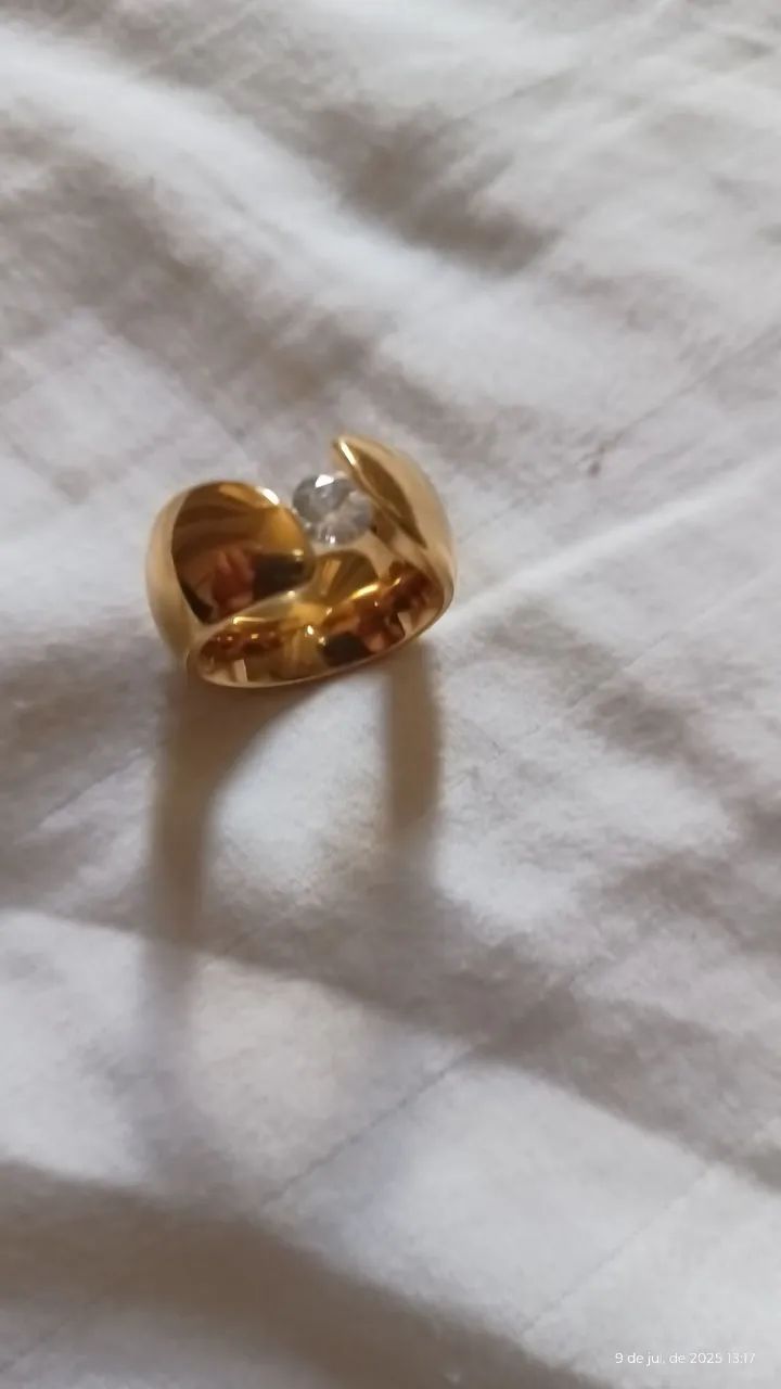 Anel a ço cor dourada feminino  - Foto 2