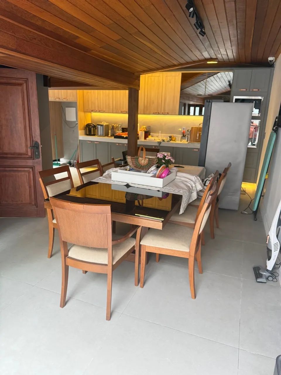 Mesa 2,40 x 1.10 tampo vidro preto 