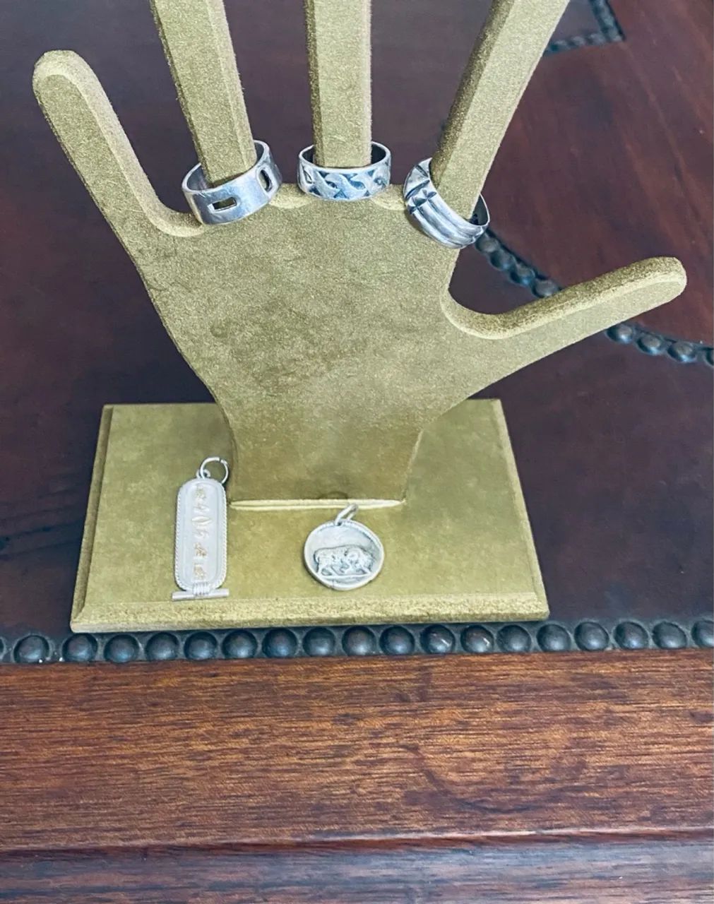 Conjunto de anéis e pingentes vintage em prata - Foto 2