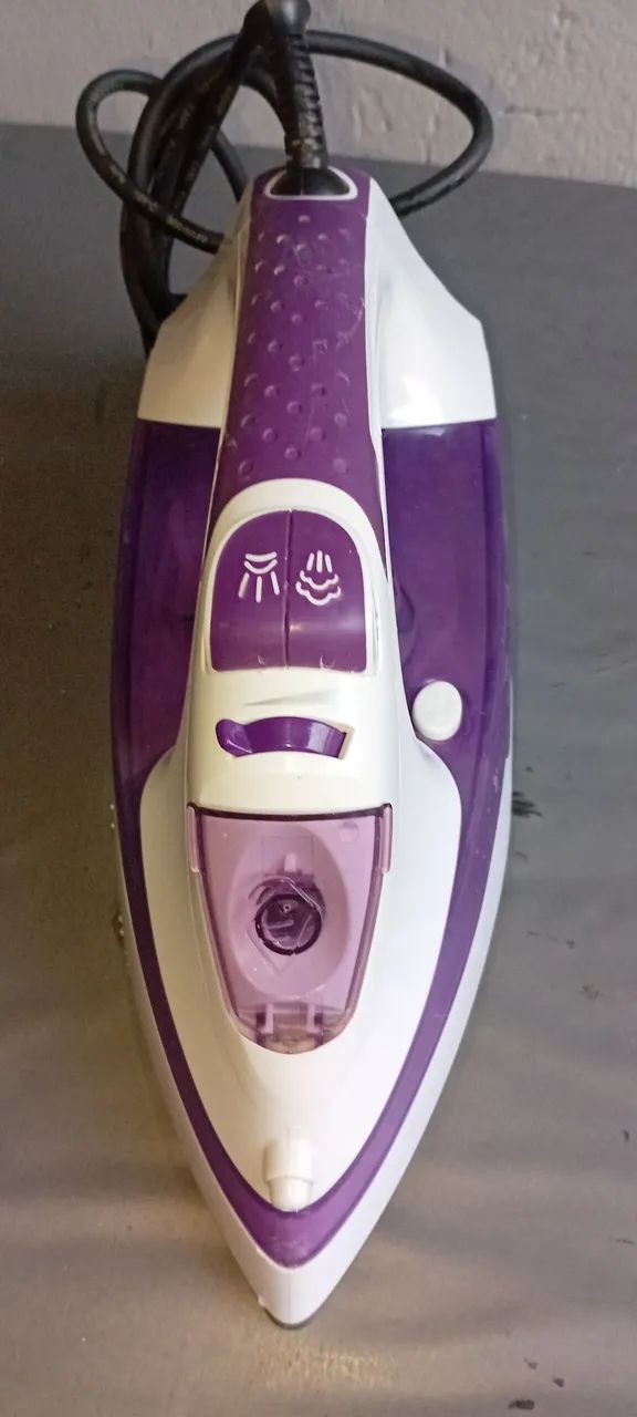 Ferro de Passar Roupa a Vapor Mondial 127v 