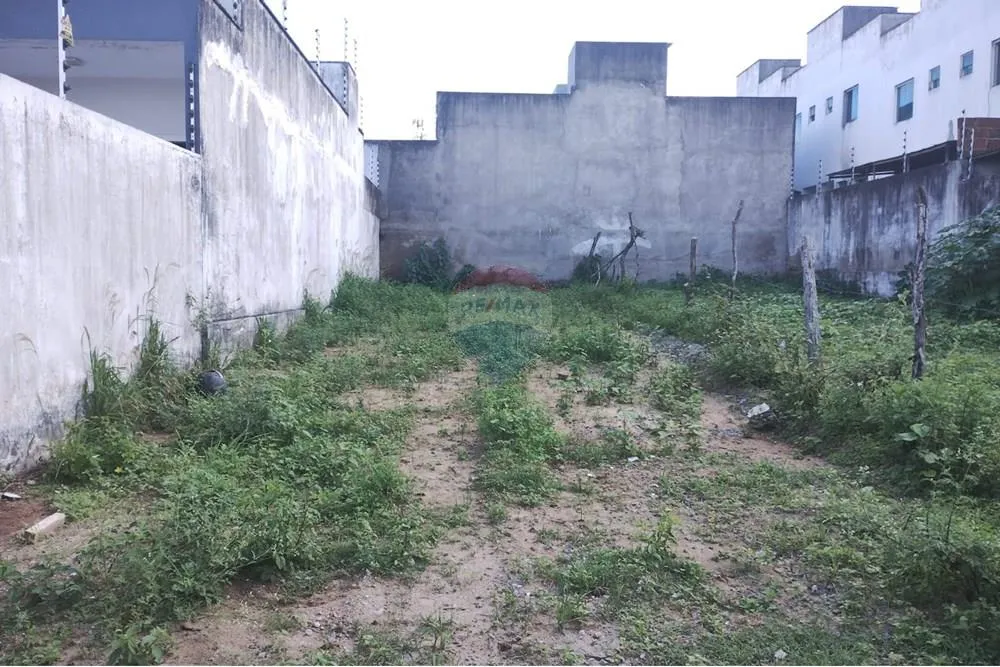 Terreno à venda no Bairro de Santa Rosa - Campina Grande Pb
