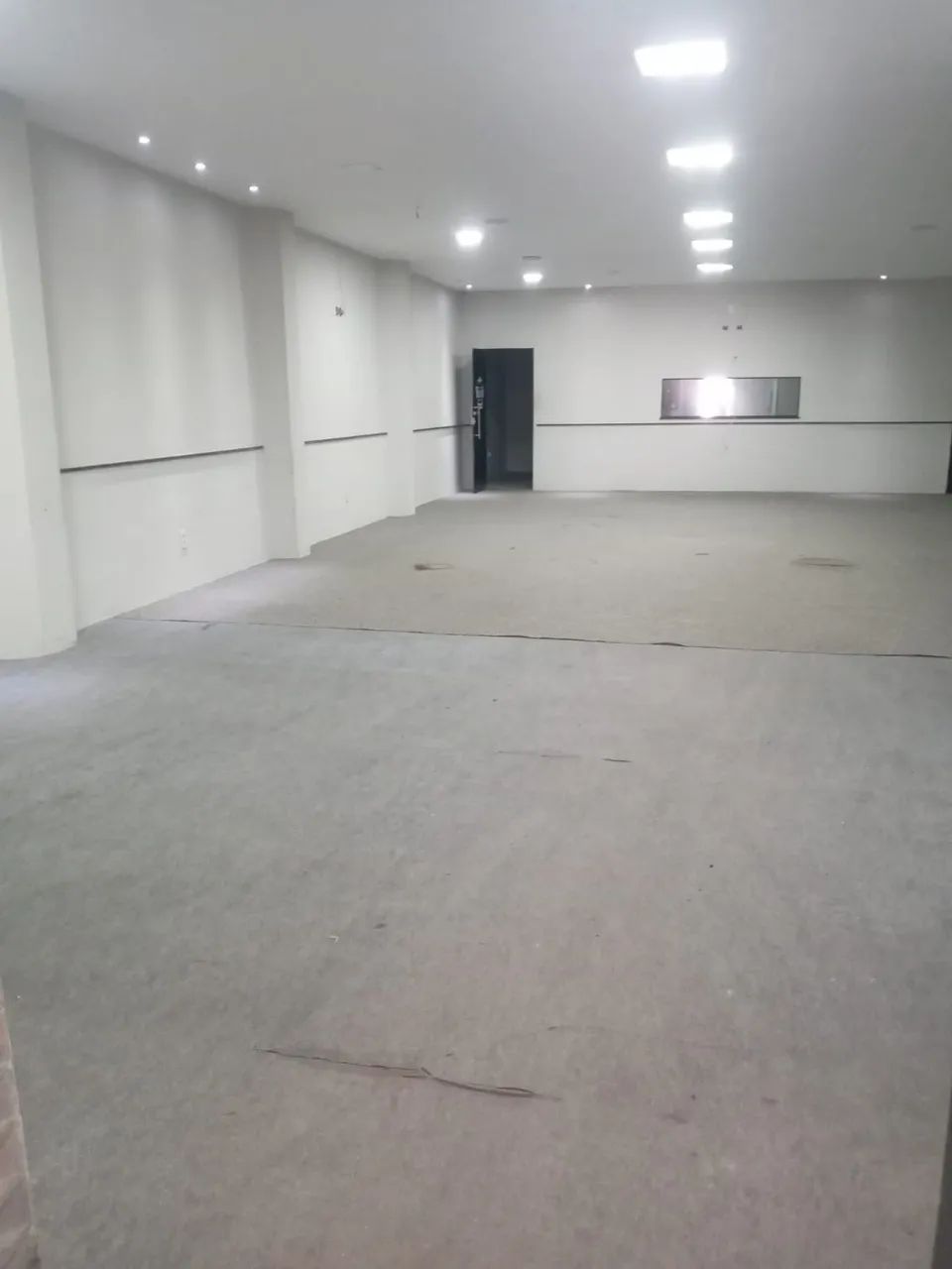 Ponto comercial/Loja/Box para aluguel possui 200 metros quadrados - Foto 2