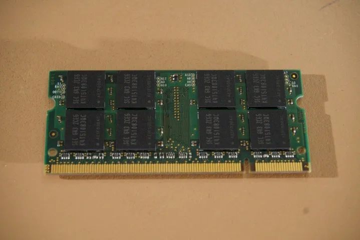 Memória SAMSUNG para notebook 1GB 2Rx8 PC2-5300S-555-12-E3 - Foto 2
