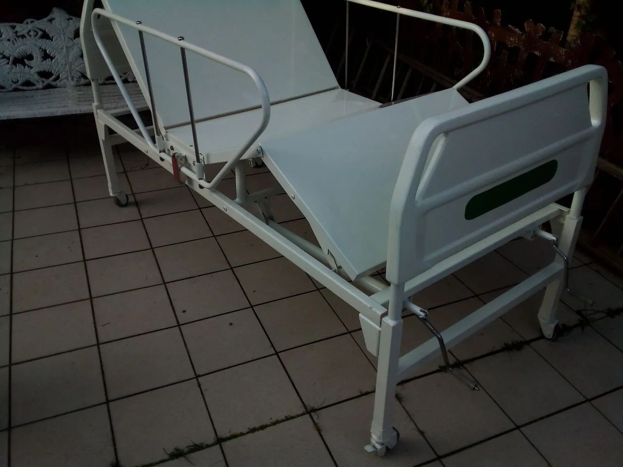 Cama Hospitalar Manual - Usada - Foto 3