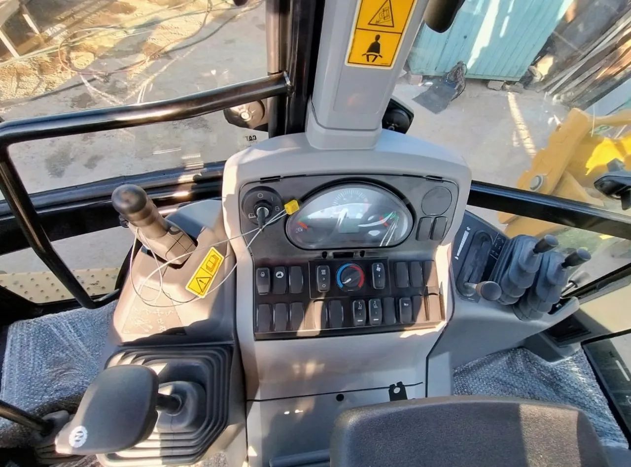 Retroescavadeira Caterpillar 416 ano 2025, 4x4, 0 hora, sem uso, em SP - Foto 3