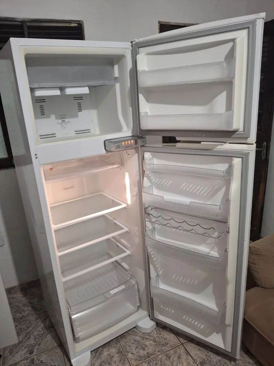 Geladeira Brastemp Frost Free pintura original de fábrica gelando perfeitamente - Foto 4