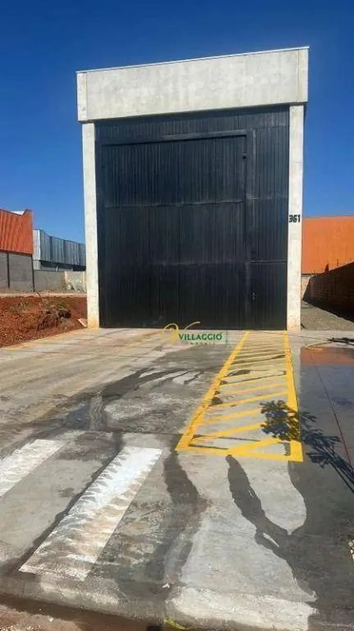 Barracão, 260 m² - venda por R$ 1.400.000 ou aluguel por R$ 8.000/mês - Distrito Industria