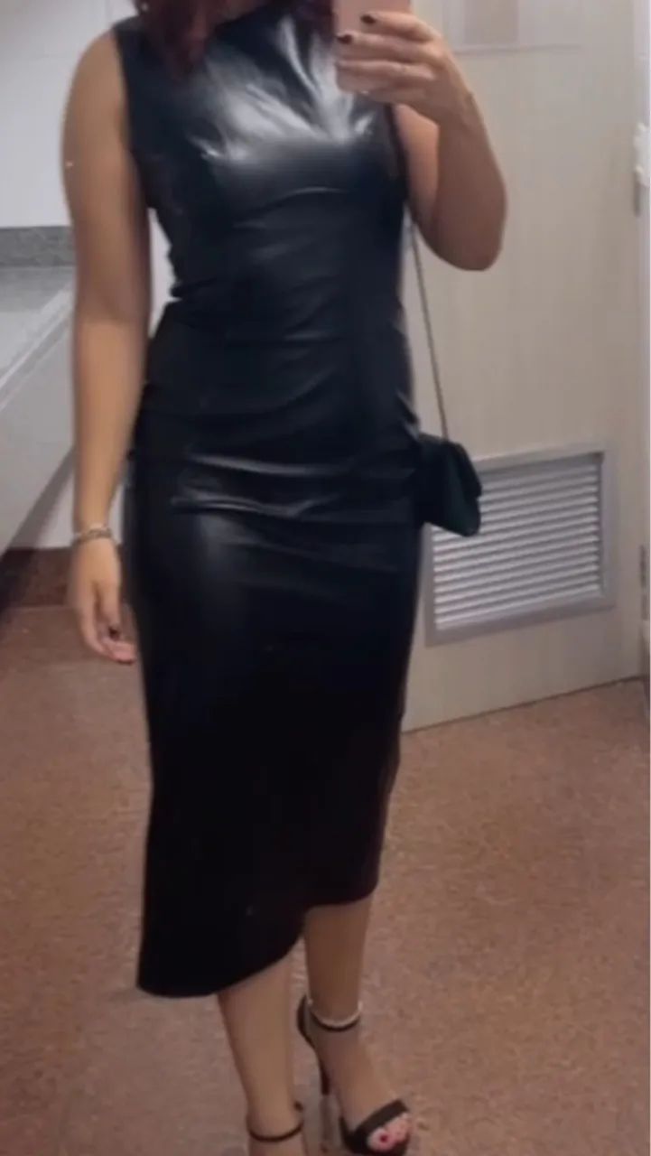 Vestido de couro