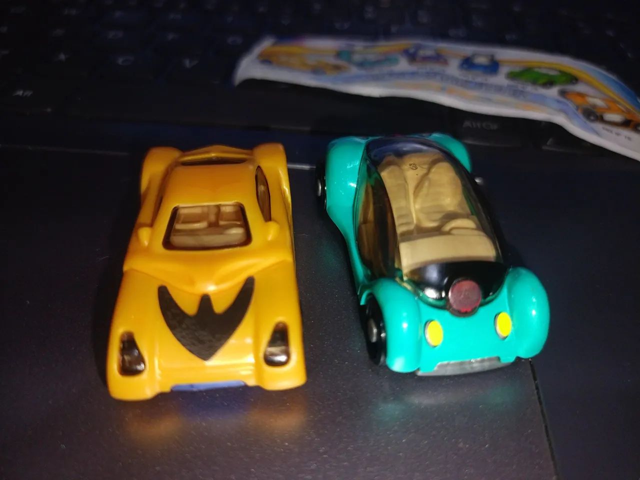 Kinder ovo Carros Futuristas - Foto 2