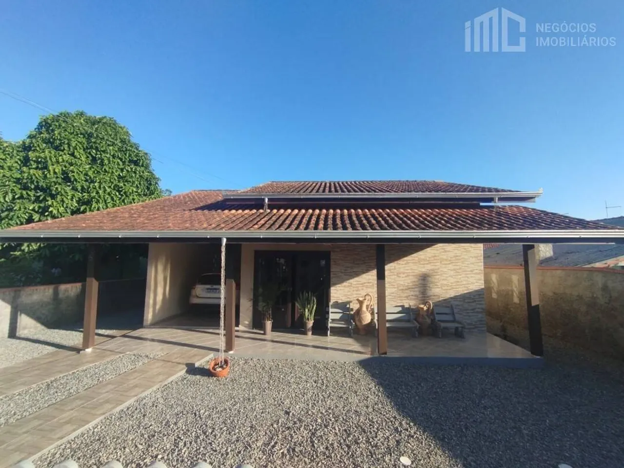 Casa com 2 dormitórios (semi mobiliada) - Maria Fernanda | BBS/SC