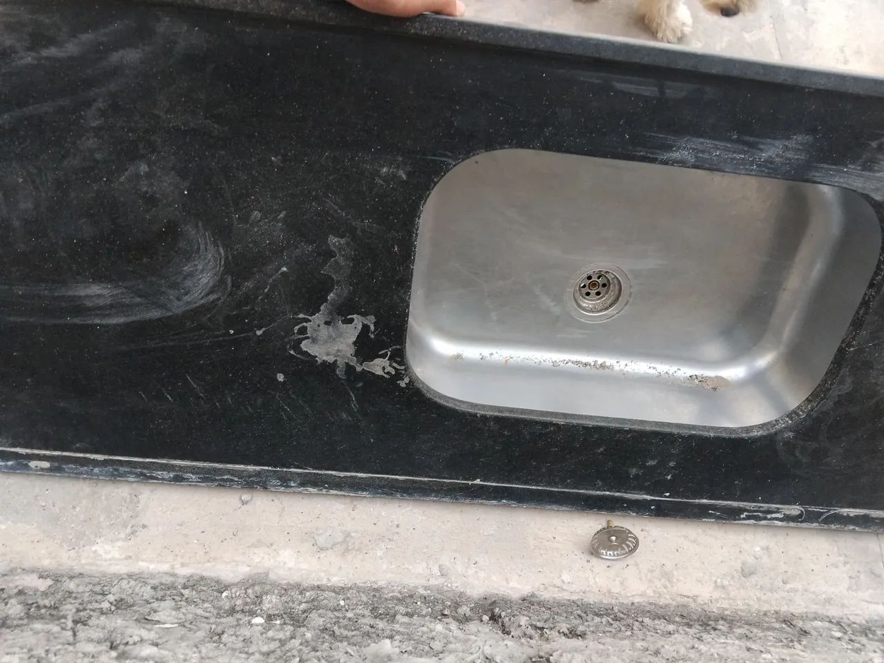 Pia de granito 2.20 mt por 60cm de largura, já com a  cuba 